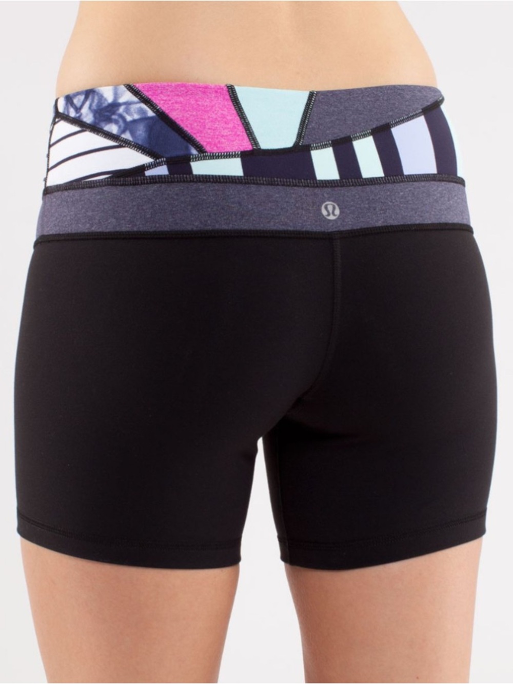 Lululemon Reverse Groove Short (Regular) - Picture 2 of 9